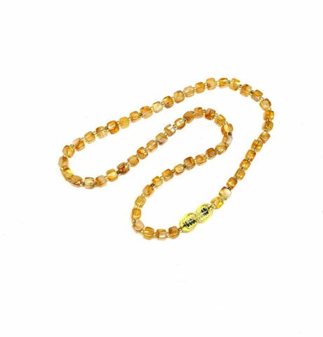 DAMLA KEHRİBAR BEBEK KÜP MODEL KOLYE