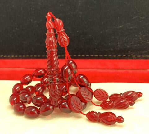 ÖZEL KALEM İŞLEMELİ İMAME KIRMIZI ZAR MODEL KEHRİBAR TESBİH