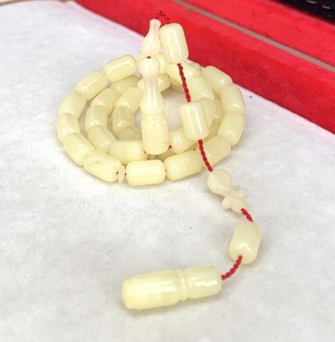 YENİ SIKMA KIRIK BEYAZ KEHRİBAR TESBİH