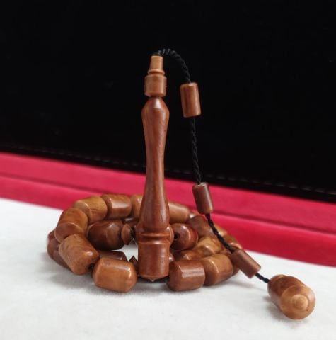 KAHVERENGİ KUKA KAPSÜL MODEL TESBİH