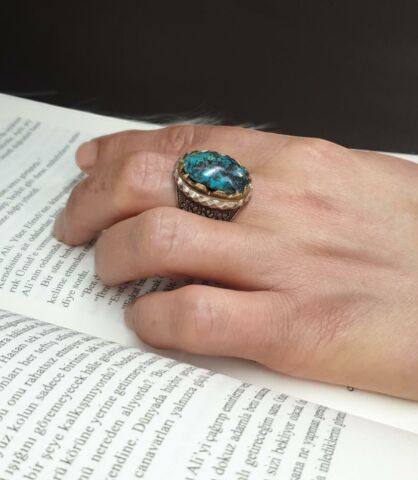 TURKUAZ TAŞLI İŞLEMELİ GÜMÜŞ YÜZÜK