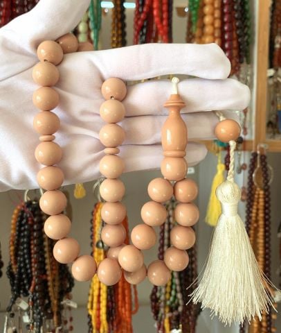 İRİ BOY KREM RENKLİ YENİ KATALİN TESBİH