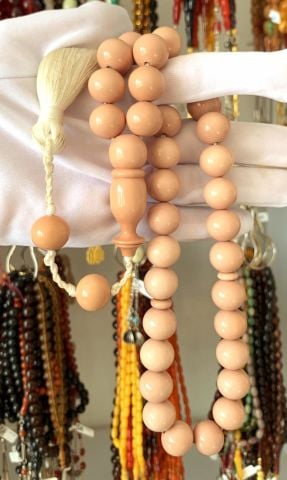 İRİ BOY KREM RENKLİ YENİ KATALİN TESBİH