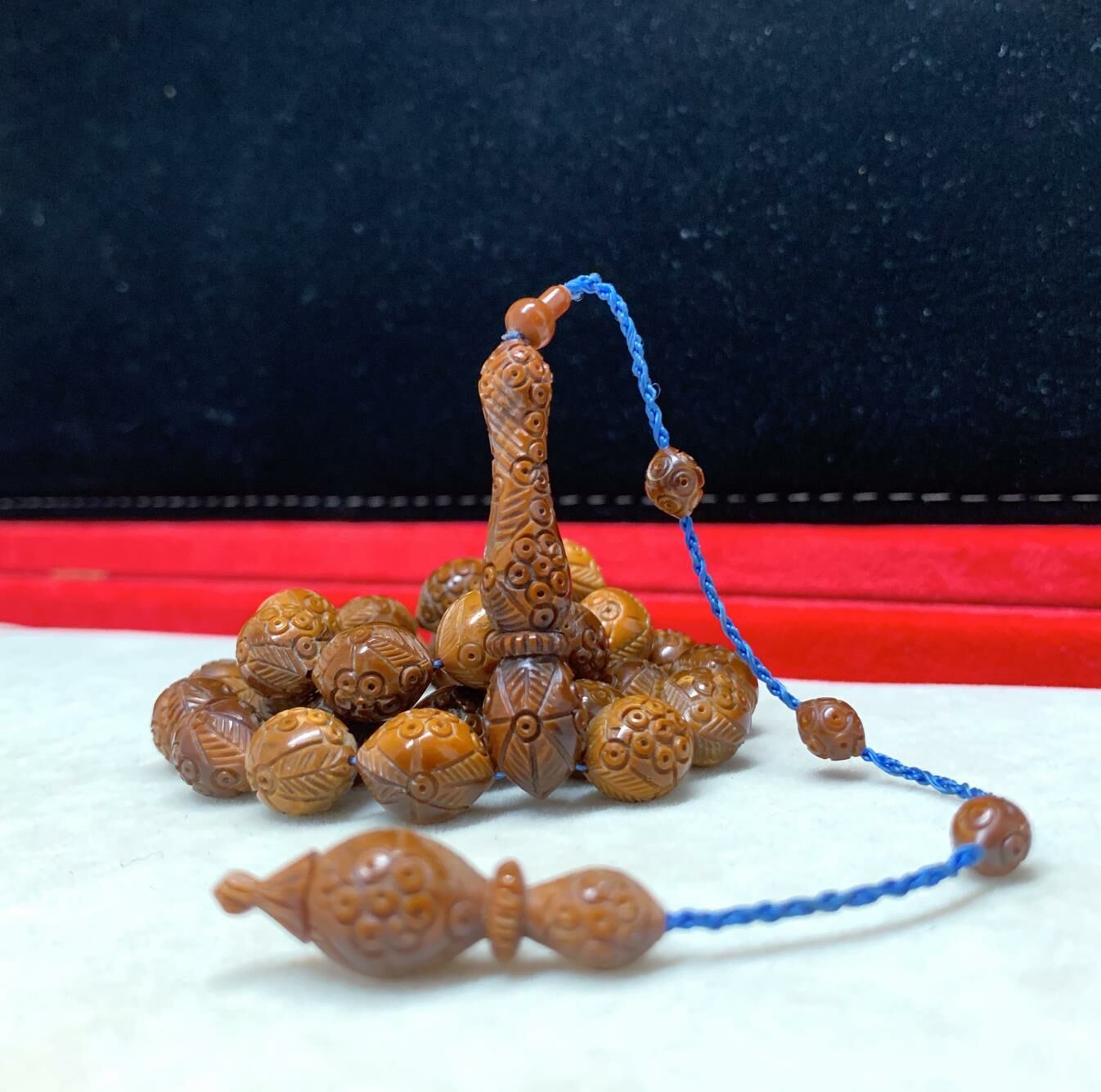 KAHVERENGİ  KUKA OYMA İŞLİLİKLİ TESBİH