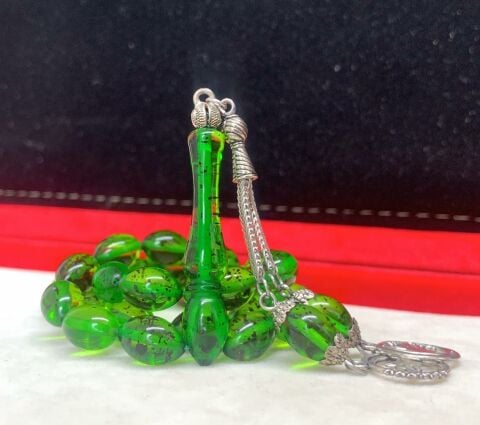 PARÇACIKLI YEŞİL BEYZİ TANELİ SÜRMELİ TOZ KEHRİBAR TESBİH