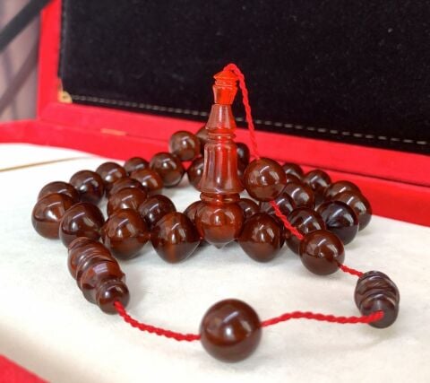 KAHVERENGİ KIRMIZI  HARELİ İRİ BOY SIKMA KEHRİBAR TESBİH