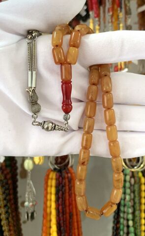 KESME MODEL SARI ,KIRMIZI İMAMELİ SIKMA KEHRİBAR TESBİH