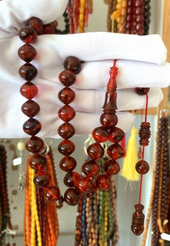 KIRMIZI SİYAH HARELİ İRİ BOY SIKMA KEHRİBAR TESBİH