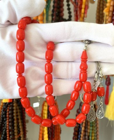 KIRMIZI KAPSÜL MODEL SIKMA KEHRİBAR TESBİH