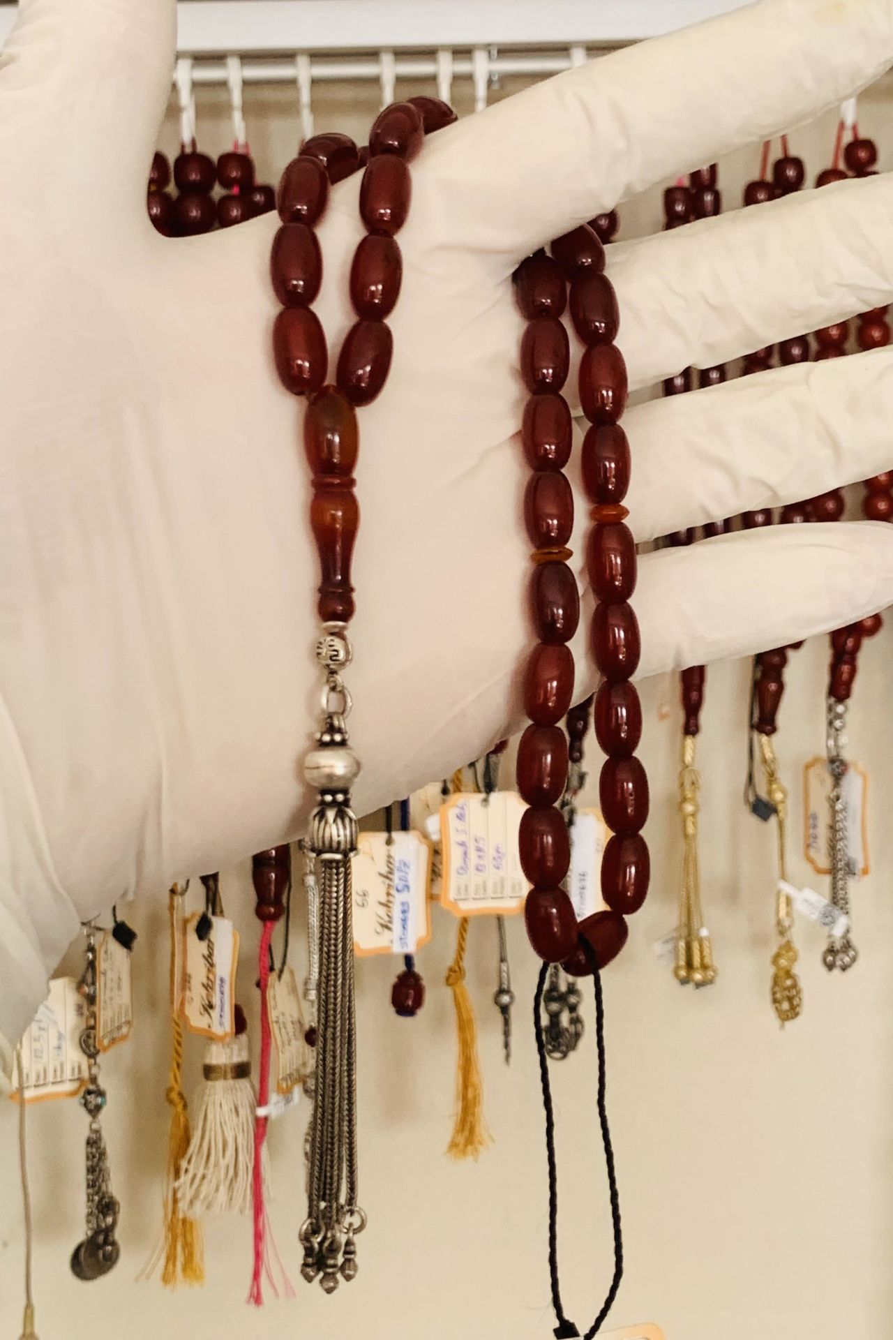 KOLYEDEN DİZAYN OSMANLI (OTTOMAN) SIKMA KEHRİBAR TESBİH VİŞNE RENGİ ANTİKA PÜSKÜLLÜ