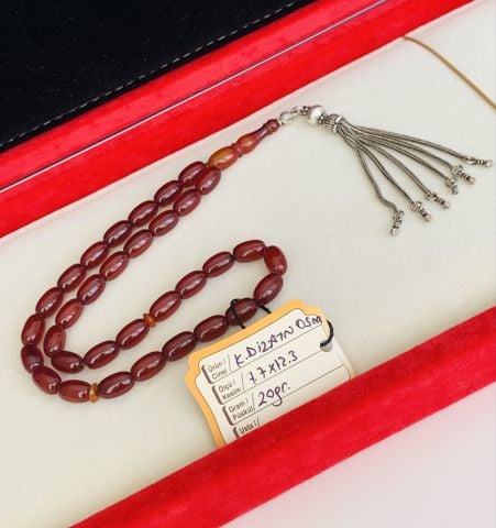 KOLYEDEN DİZAYN OSMANLI (OTTOMAN) SIKMA KEHRİBAR TESBİH VİŞNE RENGİ ANTİKA PÜSKÜLLÜ