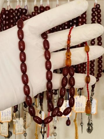 KOLYEDEN DİZAYN OSMANLI (OTTOMAN) SIKMA KEHRİBAR TESBİH VİŞNE RENGİ BEYZİ MODEL