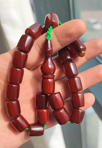 KATALİN VİŞNE RENK KESME MODEL EFE MASKOT TESBİH