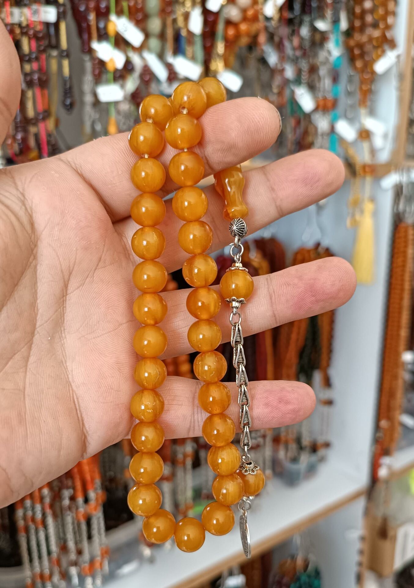 ÇUBUK MALZEMEDEN SIKMA KEHRİBAR KÜRE MODEL 10.5*10 HARELİ DİK DAMAR