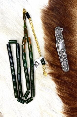 ALTIN PÜSKÜLLÜ KATALİN KESME MODEL YEŞİL HARELİ TESBİH